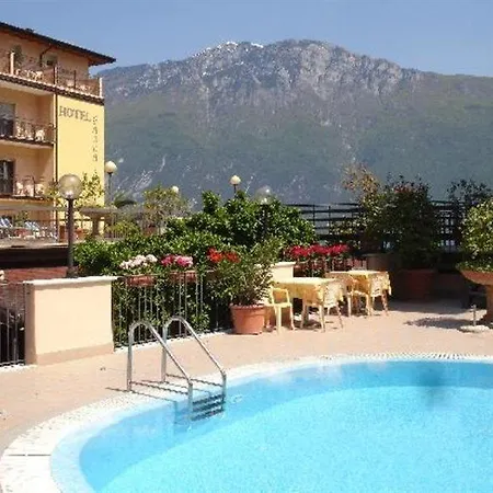 Hotel Garda Bellevue